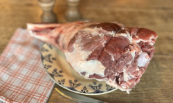 Boucherie Guiset, Eleveur et boucher depuis 1961 - Gigot de Pâques agneau avec os, sans selle. 2kg - 6 à 8 pers