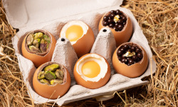 Compagnie Générale de Biscuiterie - Boite de 6 œufs ( 2 œufs caviars, 2 œufs coques & 2 œufs pistaches)