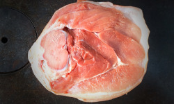 Elevage de Cochons en Forêt et Produits du Terroir Jurassien - Rouelle de porc Duroc - 1.3kg