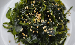 Algolesko - Salade Wakame Bio Premium * photo suggestion de présentation / sésame