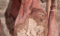 Domaine du Catié - Jambon entier de cochon Magalica affiné 24 mois sans nitrite