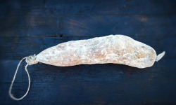 Elevage de Cochons en Forêt et Produits du Terroir Jurassien - Saucisson sec au Piment d'Espelette - Porc plein air - AB -