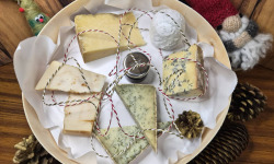 La Fermière - Plateau des fêtes 4 à 8 personnes "La Tablée Festive"  900g de fromages