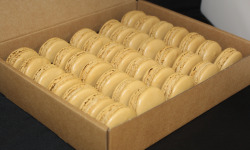 Les Macarondises - 35 Macarons Café