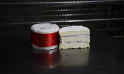 Alléosse Maitre Artisan Affineur Fromager - Alléosse - Brillat Savarin IGP Truffé (entier)