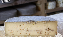 Les Fermes Vaumadeuc - Tomme au Sarrasin- Au lait cru entier de vache- Affinage 2 mois -  850g