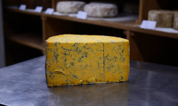 Alléosse Maitre Artisan Affineur Fromager - Sakéshire Affiné avec un Saké ambrée Fabrication Maison 500g