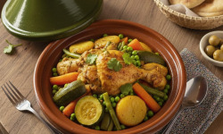 Le Paradis d'Escargot - Tajine de poulet mijoté et ces petits légumes accompagné d' une semoule 1 personne.