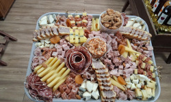 Boutique Boisette - Plateau apéro fromages et charcuteries 8/10 personnes