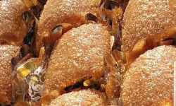 Graines Précieuses - Makrouts: Sablés à la semouline fourrés aux dattes et arrosés de miel