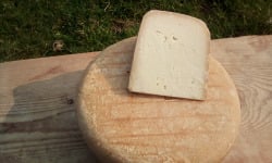 La ferme Lassalle - Fromage de Brebis AOP Ossau-Iraty Fermier d'Estive - 6 mois - la part de 500g