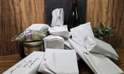 La Fermière - Box Mystère 12 fromages (2Kg400), 2 charcuteries et 1 bouteille de vin