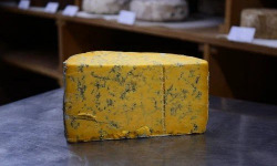 Alléosse Maitre Artisan Affineur Fromager - Sakéshire Affiné avec un Saké ambrée Fabrication Maison  200g