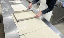 Ferme Sereine en Périgord - Pâte Levée Feuilletée (sur mesure) par kilo - pur Beurre - en rouleau ou en pâton