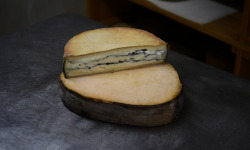 Alléosse Maitre Artisan Affineur Fromager - Vrai Vaudois au lait cru Cendre végétale 500g