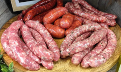 L'Atelier des Gourmets - Boucherie Charcuterie en Provence - Colis Assortiment de Saucisses pour Barbecue : Saveurs Authentiques de Provence - 2KG