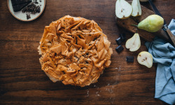 Les Délices d'Aliénor - Pastis gascon aux poires et au chocolat cuit frais - 8 parts