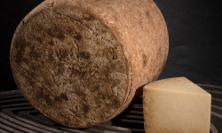 Les Affineurs des Volcans - Cantal Vieux Pasteurisé AOP Portion 2,5 Kg