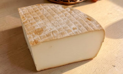 Ferme de L'Or Blanc - Tomme de chèvre – La Chevrette Quart