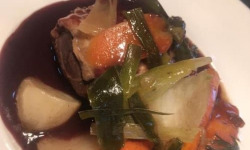 Des Poules et des Vignes à Bourgueil - Cuisse de canard confite  au vin de Bourgueil