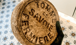 La Fromagerie PonPon Valence - Tomme de Savoie fermière IGP