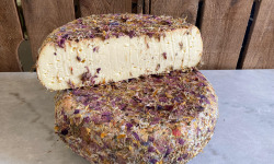 La Ferme de Labouygues - Tomme fermière aux fleurs - Une moitié