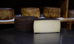 Alléosse Maitre Artisan Affineur Fromager - Manchego Artisanal au lait cru de brebis Manchega AOP +12 mois 1kg