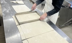 Ferme Sereine en Périgord - Pâte Feuilletée (sur mesure) par kilo - pur Beurre - en rouleau ou en pâton