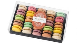 Invitation au Délice - Coffret Assortiment - 25 Macarons Classiques