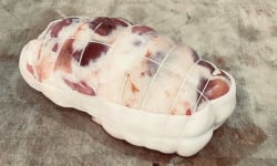 La ferme d'Enjacquet - Rôti d’agneau – Épaule roulée désossée – 1,0 à 1,3 kg – Prêt à cuire
