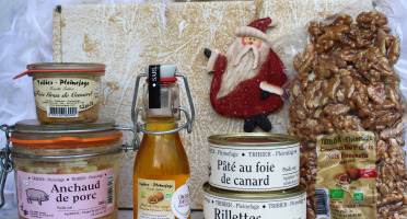 Ferme de Pleinefage - 1 Coffret Noël 100 % Périgord : Foie Gras, Noix, Anchaud, Canard, Huile