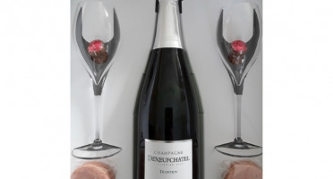 Champagne Deneufchatel - Coffret Champagne Brut Tradition Avec Flûtes, Bouchons Aux Chocolats Et Biscuits Roses De Reims