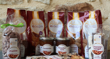 Les amandes et olives du Mont Bouquet - Panier Goûter : Biscuits, Nougat, Pralines, Amandes et Pâte à Tartiner