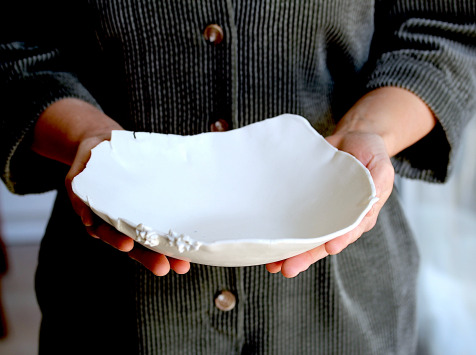 Atelier Eva Dejeanty - Coupelle en porcelaine de la collection Minéral