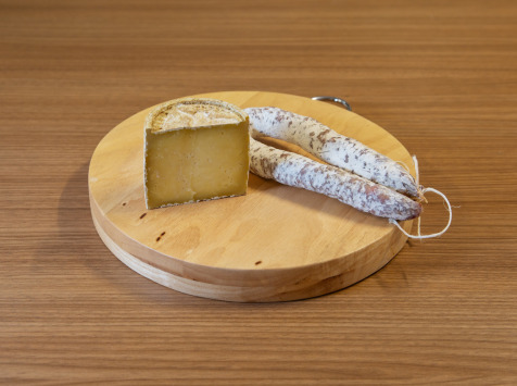 Maison Marie SEVERAC - Coffret Salerac Apero: fromage Salérac en pochon et saucisse sèche du Cantal