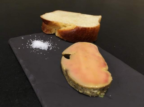 Des Poules et des Vignes à Bourgueil - Foie gras aux épices + une tranche de brioche