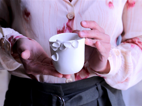 Atelier Eva Dejeanty - Tasse en porcelaine Eclosion M