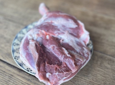 Boucherie Guiset, Eleveur et boucher depuis 1961 - Epaule d'agneau des Ardennes avec os, Pâques, 1,8kg