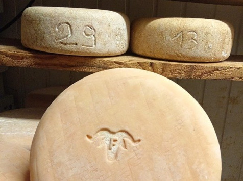 La ferme Lassalle - Fromage de Brebis AOP Ossau-Iraty Fermier de Printemps Demi-boule - 2,4kg - 4 mois