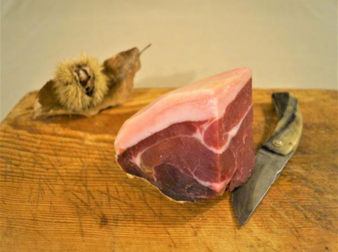 Charcuterie Mannei - Jambon Cru Fermier de Porc Noir Nustrale - Affiné 12 Mois - Morceau sans Os