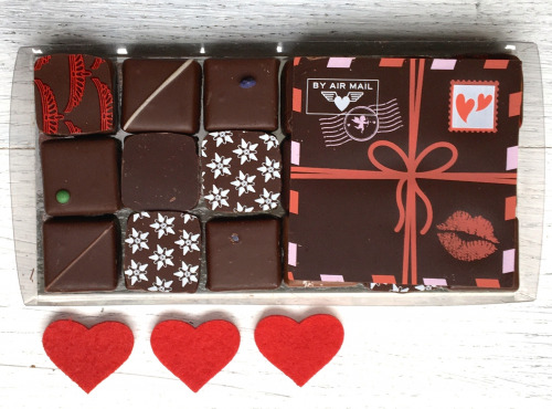 Coffret personnalisé de 25 chocolats - Amour