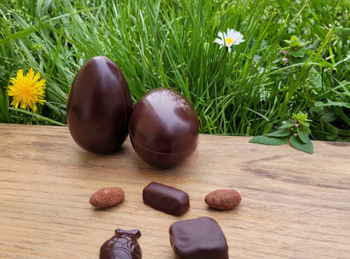 Basile et Téa - Œufs Duo en chocolat Noir 66% de Pâques Garnis 140g