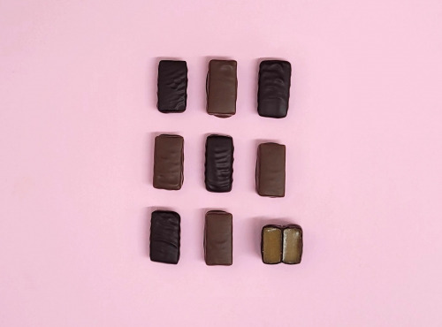 Basile et Téa - Caramels vanille enrobés  Chocolat noir 70% 120g