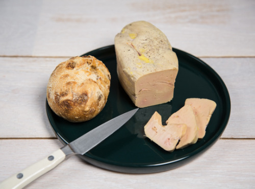 Recette de Foie gras mi-cuit en conserve au naturel par Julie Andrieu -  Académie du Goût