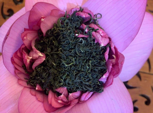 Nuage Sauvage - Thé vert dans la fleur de Lotus entier 50g