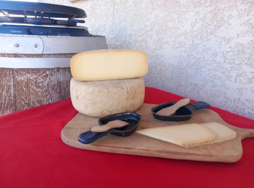 Fromagerie l'Entre Deux - 1/2 meule de fromage à raclette nature