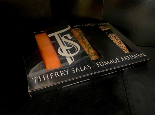 Thierry Salas, fumage artisanal - collection craquante : pavés de saumon fumé, mariné gravlax, signature 3 sésames et sirop d'érable