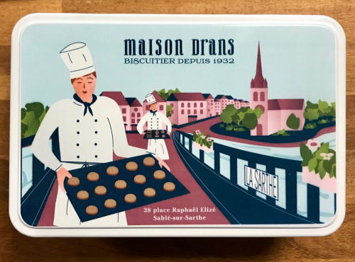 Biscuiterie Maison Drans - Boîte Fer Garnie De Sablés Au Beurre Aop 500g - Bleu Ciel