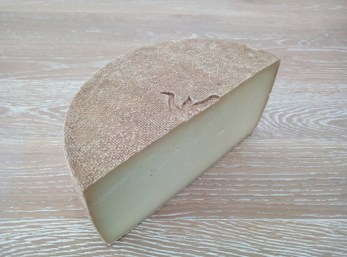 Ferme AOZTEIA - Fromage Fermier Basque Aop Ossau-iraty Au Lait Cru - 1.500kg Environ