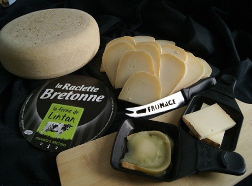 La Ferme de Lintan - La Raclette Bretonne tranchée pour 4 personnes - env 800g